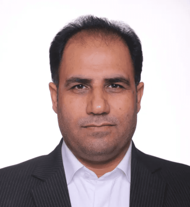 image of امید صادقی